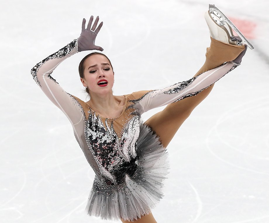 Фигурное катание: как Евгения Медведева впервые проиграла Алине Загитовой на предолимпийском чемпионате Европы — 2018