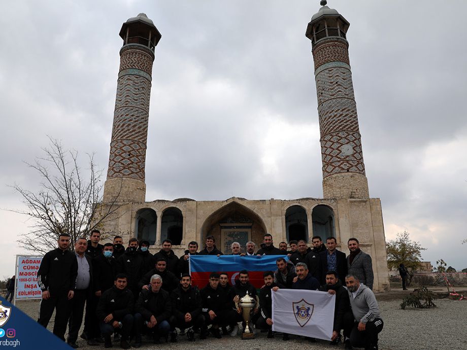Футболисты и тренеры «Карабаха» в Агдаме