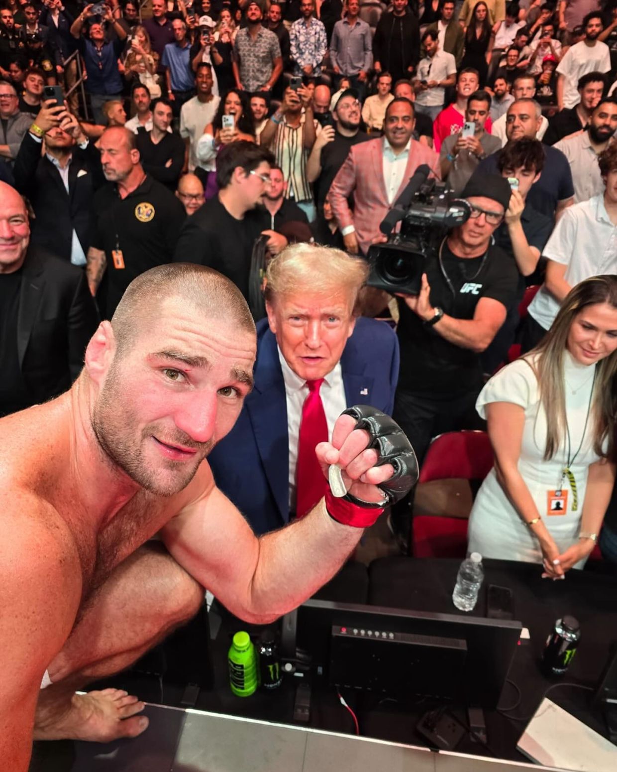 Шон Стрикленд показал селфи с Дональдом Трампом на UFC 302 - Чемпионат