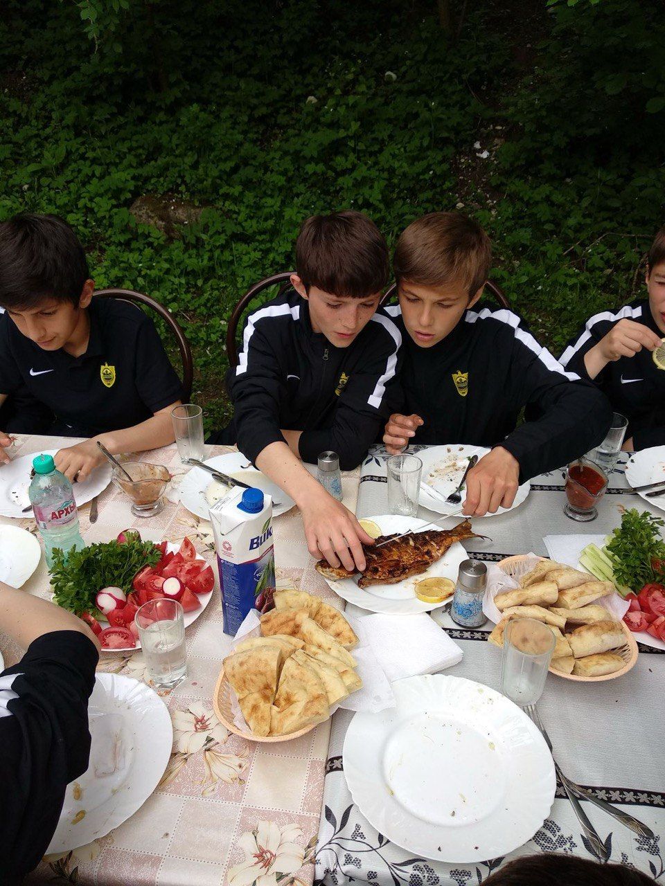 Джамалутдин Абдулкадыров с детской командой