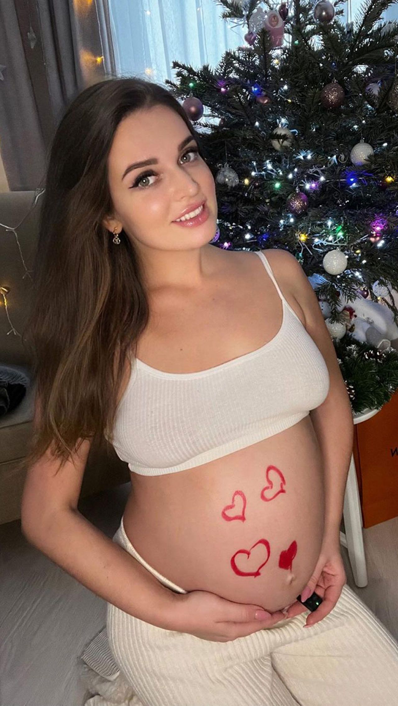 В октябре 2021 года Алеся объявила о своей беременности. «Настолько переполняли чувства, что я не могла умолчать об этом», — писала девушка в соцсетях.