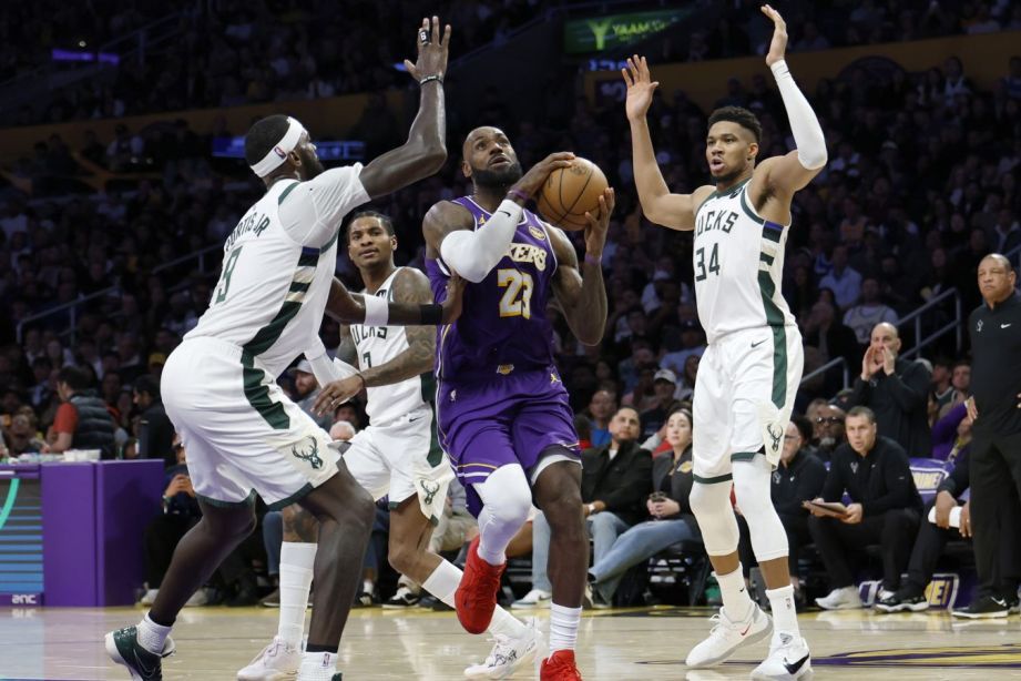 «Лос-Анджелес Лейкерс» — «Милуоки Бакс»