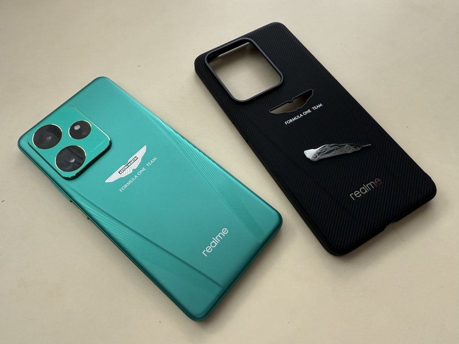 Realme GT 7 Dream Edition — с чехлом или без? Realme GT 7 Dream Edition — с чехлом или без?