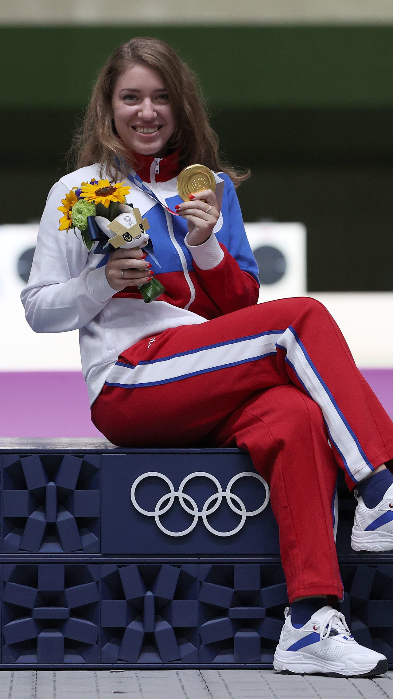 Виталина Бацарашкина выиграла олимпийские награды в каждом виде стрельбы, в котором участвовала: два золота и серебро. До неё ни одному из наших стрелков не удавалось выиграть сразу три медали Игр.