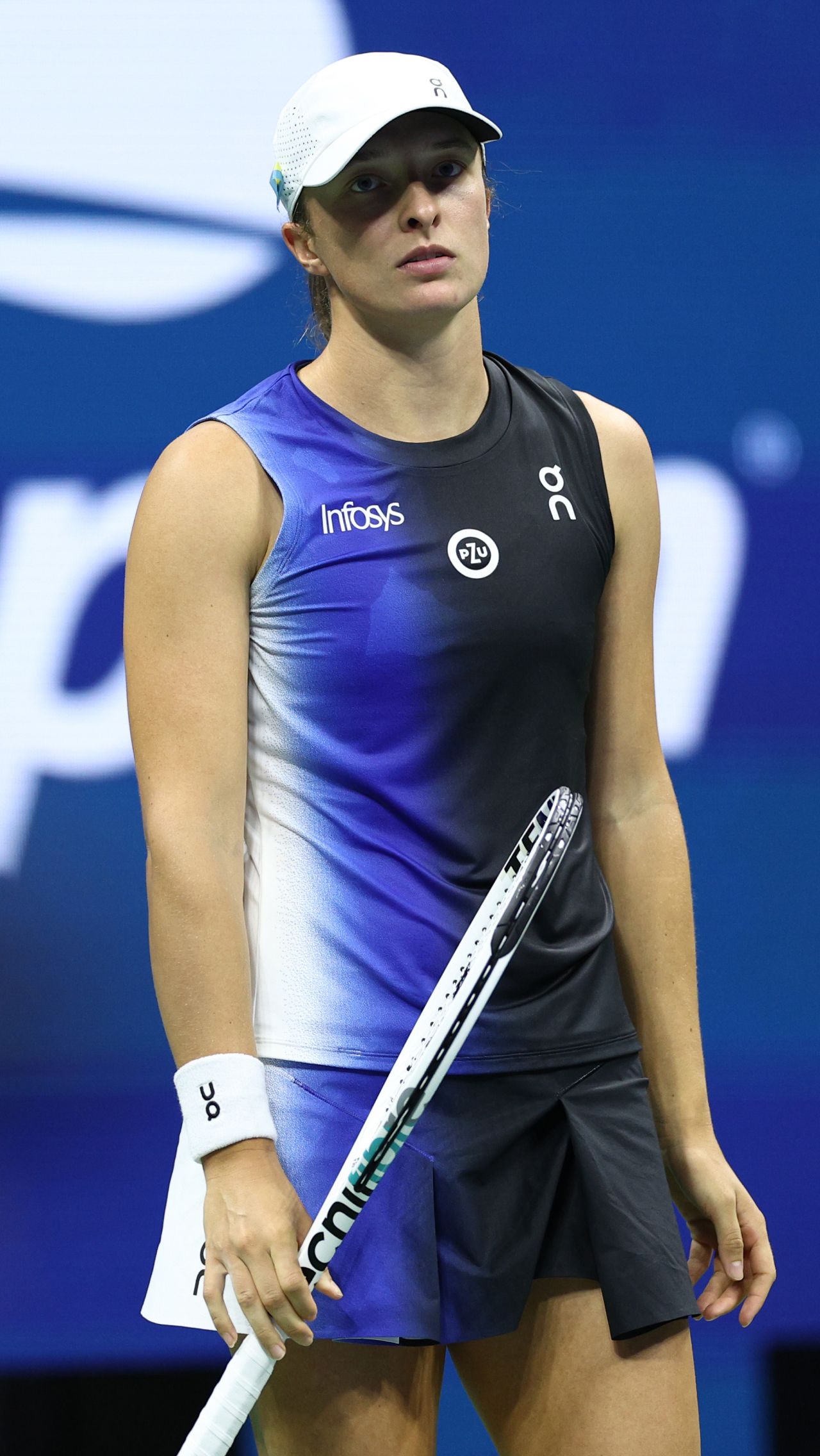 Проиграв в четвёртом круге Елене Остапенко, Ига Свёнтек потеряет первое место в рейтинге WTA. Полька стала первой ракеткой мира 4 апреля 2022 года и была лидером на протяжении 75 недель.