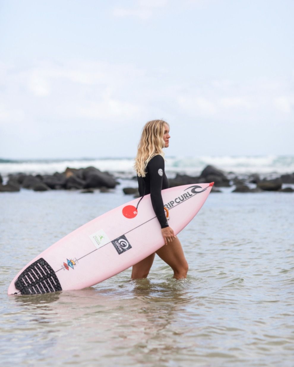 Взрослая Бетани по-прежнему обожает сёрфинг