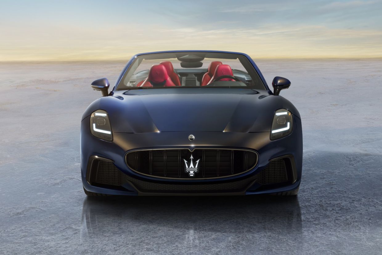 Maserati представила новый GranCabrio Trofeo. Он мощнее GranTurismo -  Чемпионат