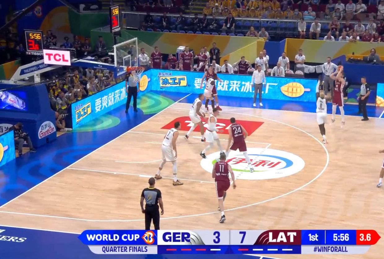 Трёхочковый Дависа Бертанса