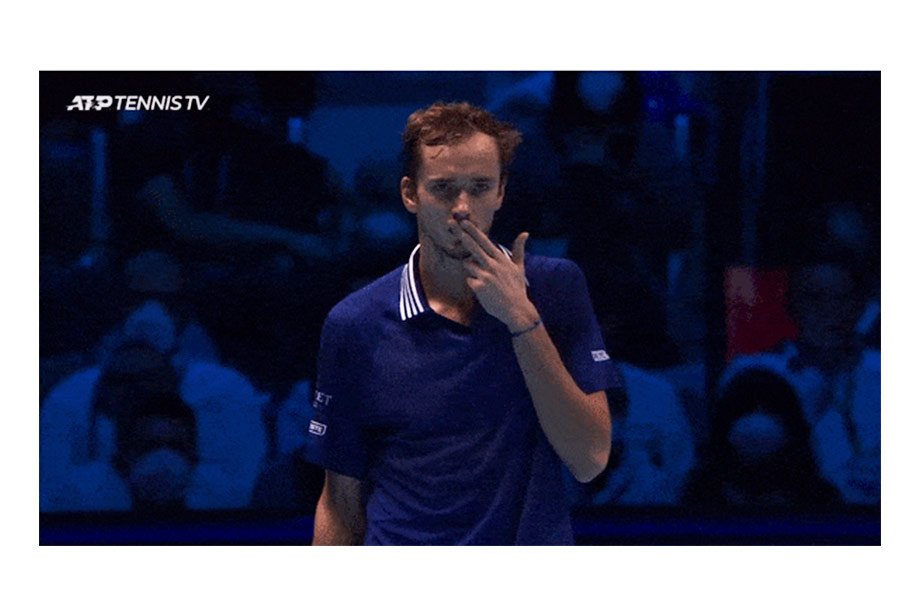 Главное видео из матча Даниила Медведева с Янником Синнером на Итоговом чемпионате ATP 2021 года