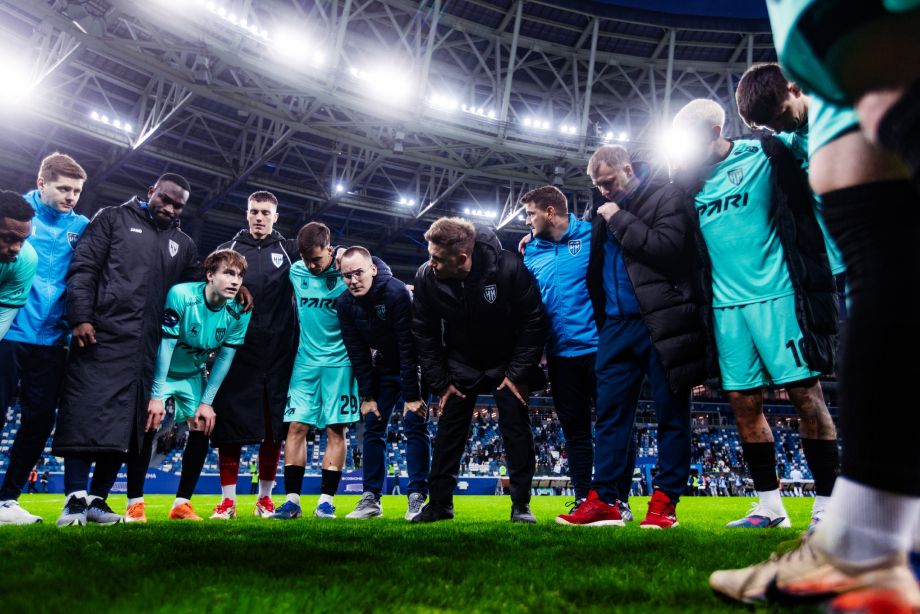 Алексей Шпилевский с игроками «Пари НН»