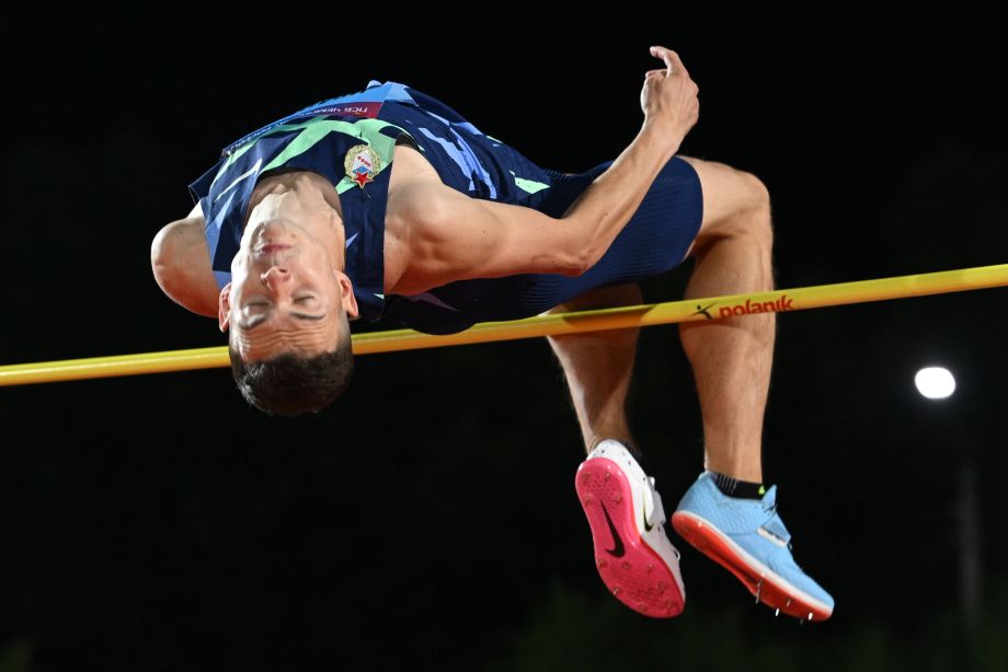 Илья Иванюк