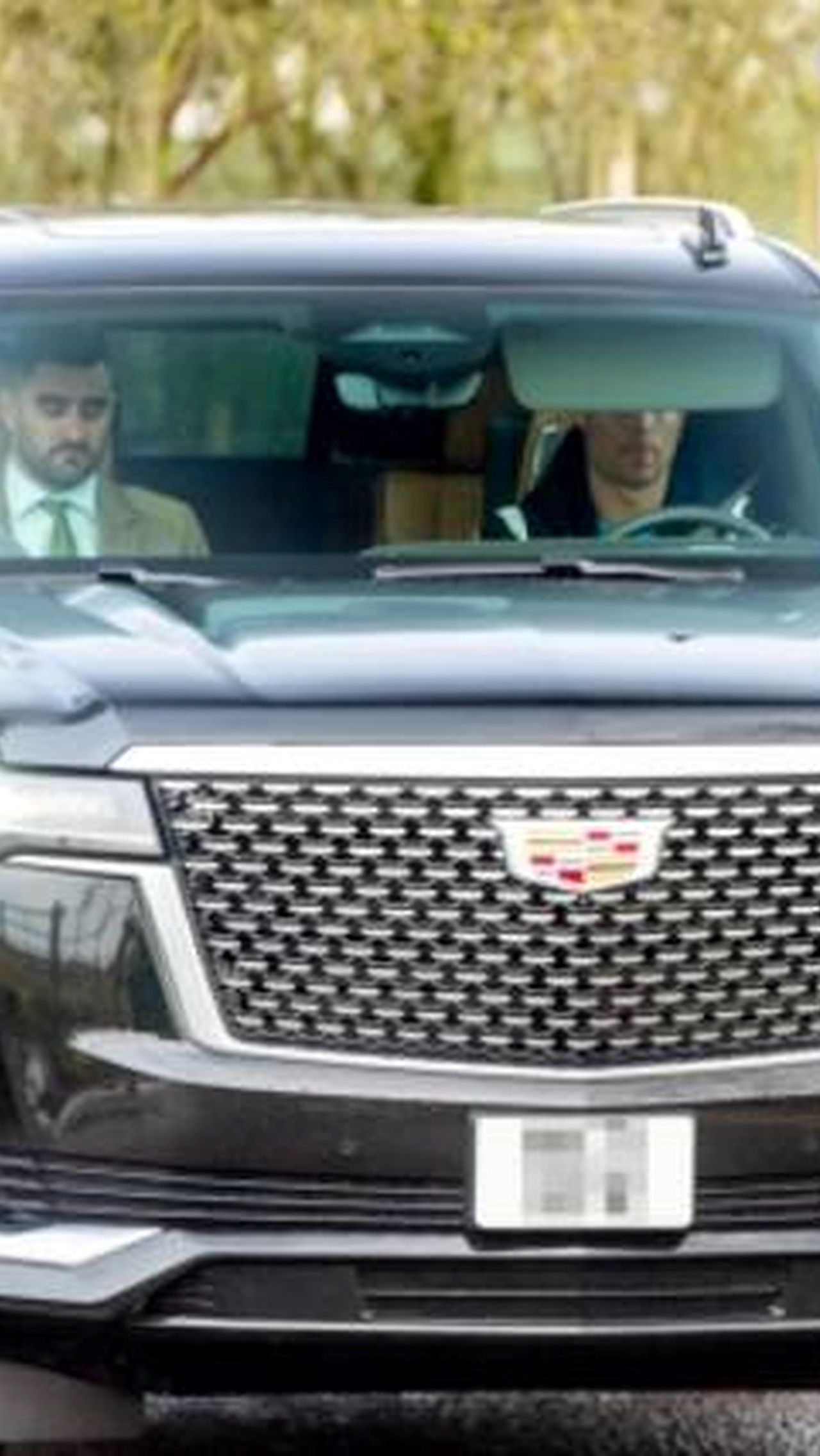 Роналду уже успел похвастаться дорогим подарком Джорджины. 7 февраля он приехал на новом авто на тренировочную базу «Манчестер Юнайтед» в Каррингтоне.