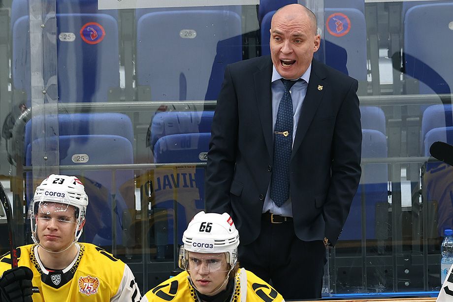 Главный тренер «Северстали» Андрей Разин отказался отвечать на вопросы после матча КХЛ, что произошло, 9 ноября 2022