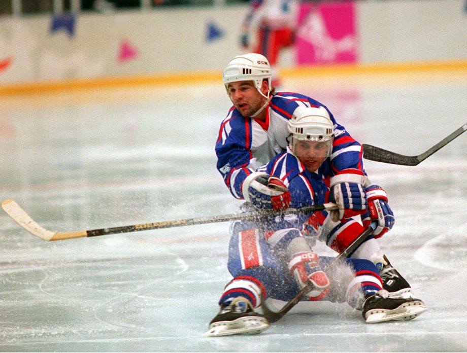 Lemarque (abajo) durante un partido con Estados Unidos en los Juegos Olímpicos de 1994