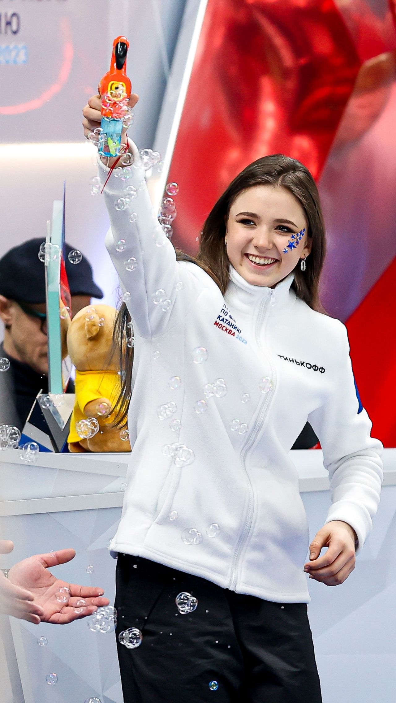 Rus xotinlarining aldashlari haqidagi jinsiy aloqa videolari