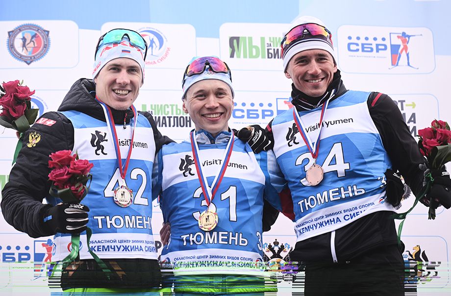 Биатлонисты на подиуме чемпионата России Биатлонисты на подиуме чемпионата России