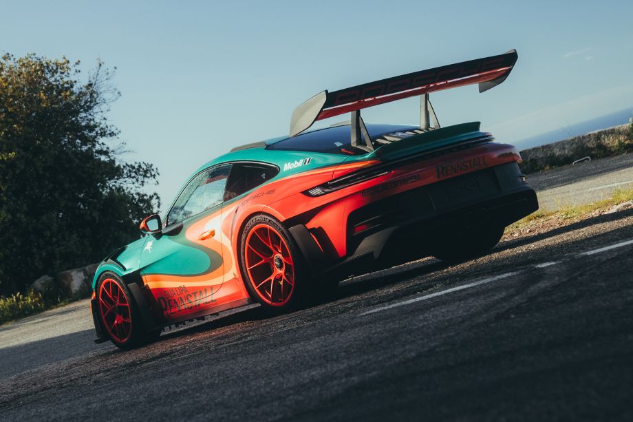 Porsche 911 GT3 RS в ливрее от Дуа Липы Porsche 911 GT3 RS в ливрее от Дуа Липы