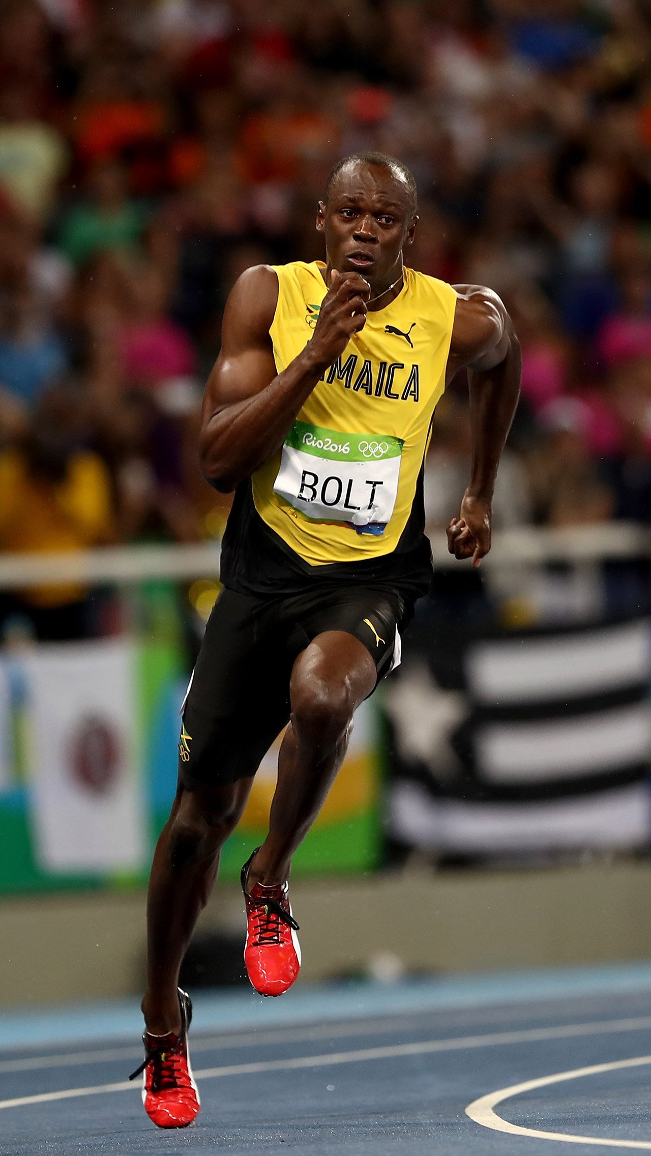 Восьмикратный олимпийский чемпион и обладатель мировых рекордов на дистанциях 100 и 200 м завершил карьеру в 2017 году на чемпионате мира в Лондоне. Тот забег завершился большой драмой. 