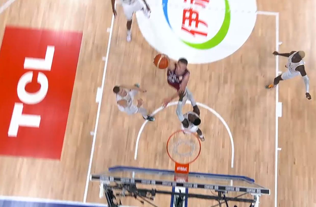 Попадание Андрея Гражулиса