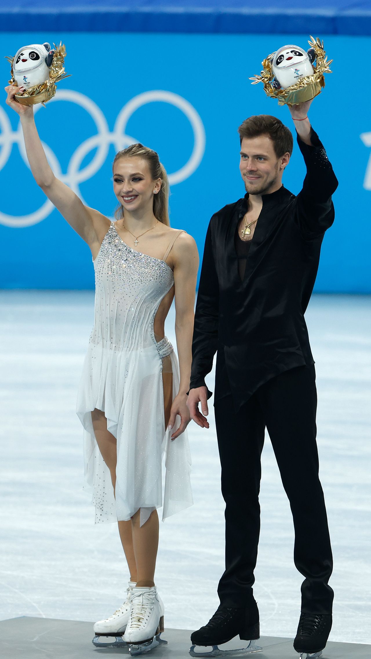 Больше всего в Пекине заработали Виктория Синицина и Никита Кацалапов. За золото и серебро Игр они получат 21 миллион рублей.