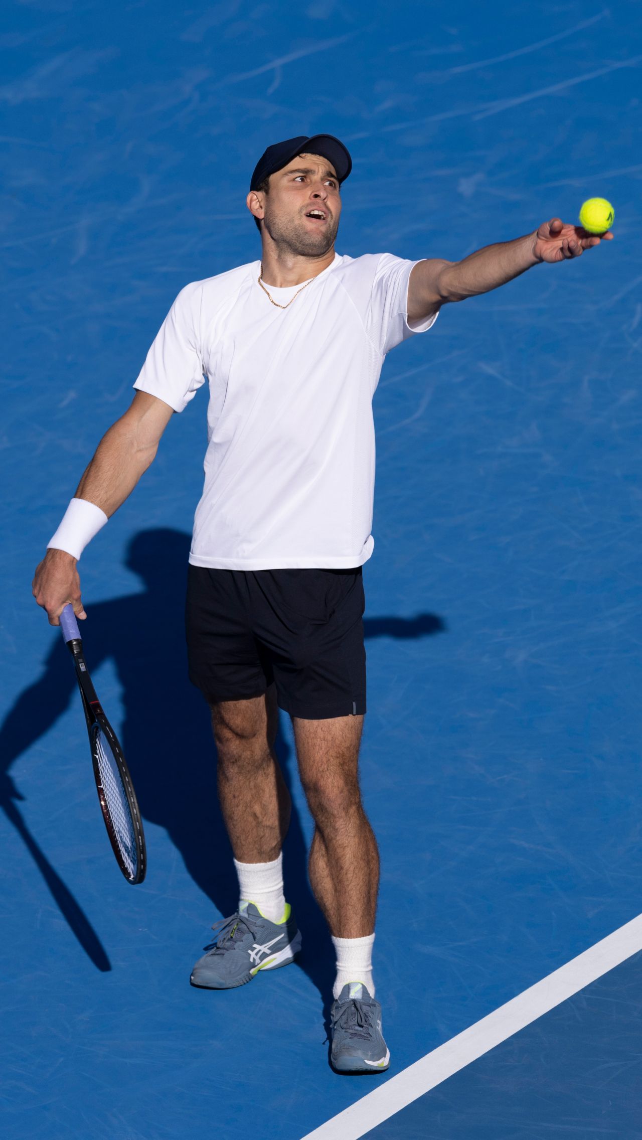 В последний раз Аслана Карацева поклонники тенниса видели на корте в феврале на турнире ATP-250 в Дохе. Тогда россиянин проиграл первый сет Джэйсону Каблеру, а затем и вовсе снялся с матча.