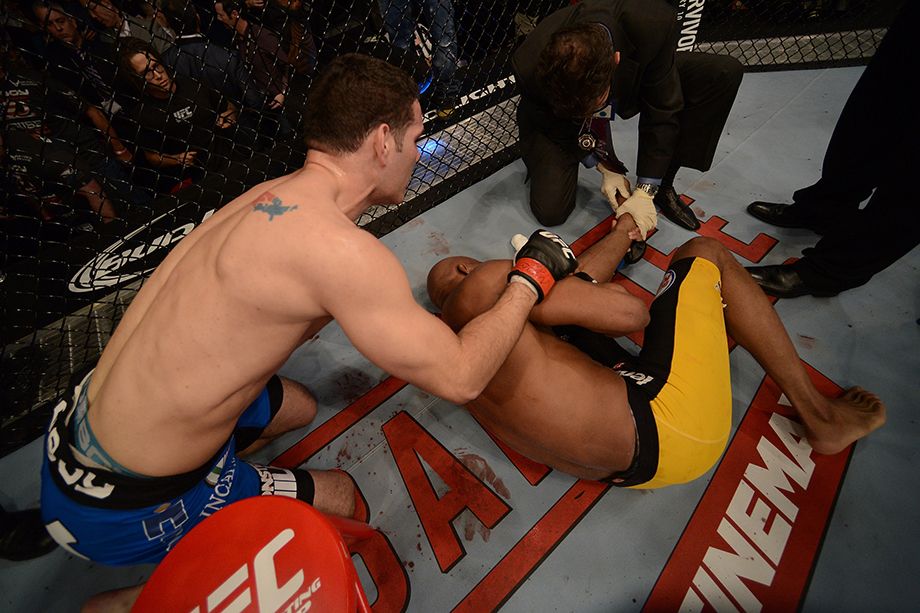 UFC 274, Фергюсон попал в больницу после нокаута от Чендлера, самые страшные травмы в истории MMA