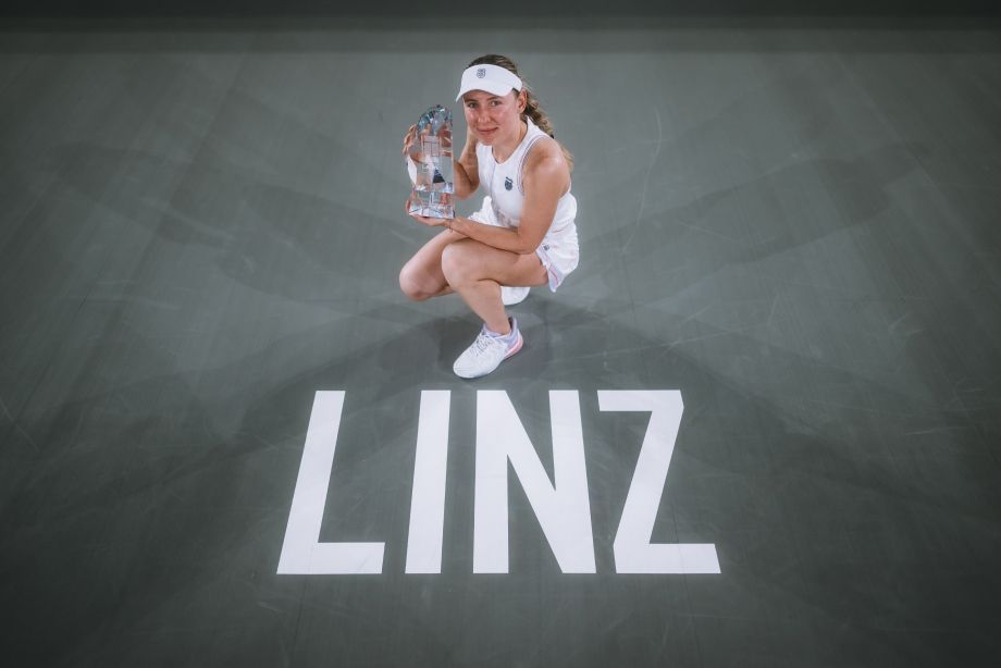 Екатерина Александрова с трофеем в Линце