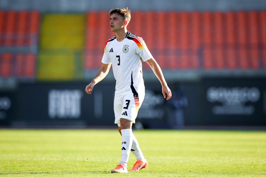 Виталий Беккер