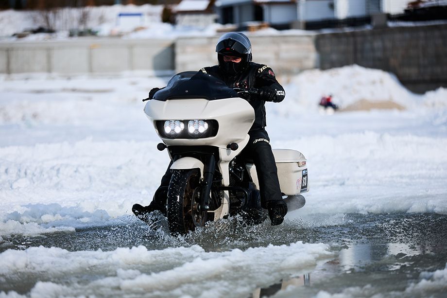 Фестиваль жигулевское море. Фестиваль жигулевское море. Замерзшее жигулёвское море. Жигулевское море сноукайтинг. Сноукайтинг тольятти 2023.