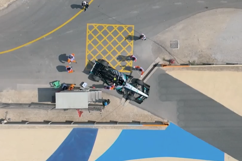 Болид «Мерседеса» после остановки