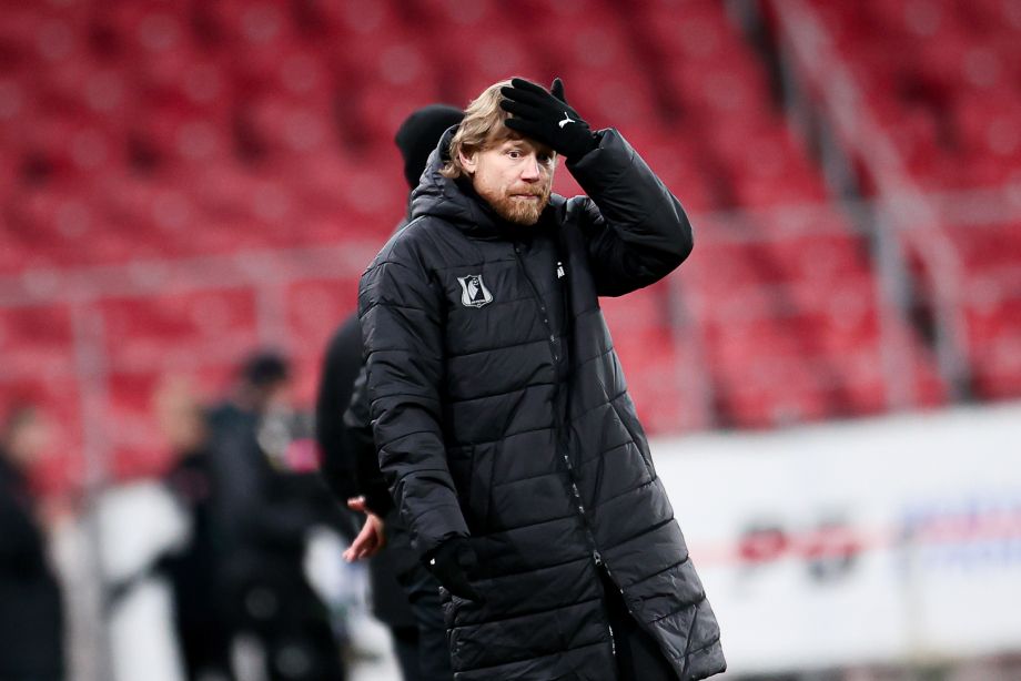 Валерий Карпин