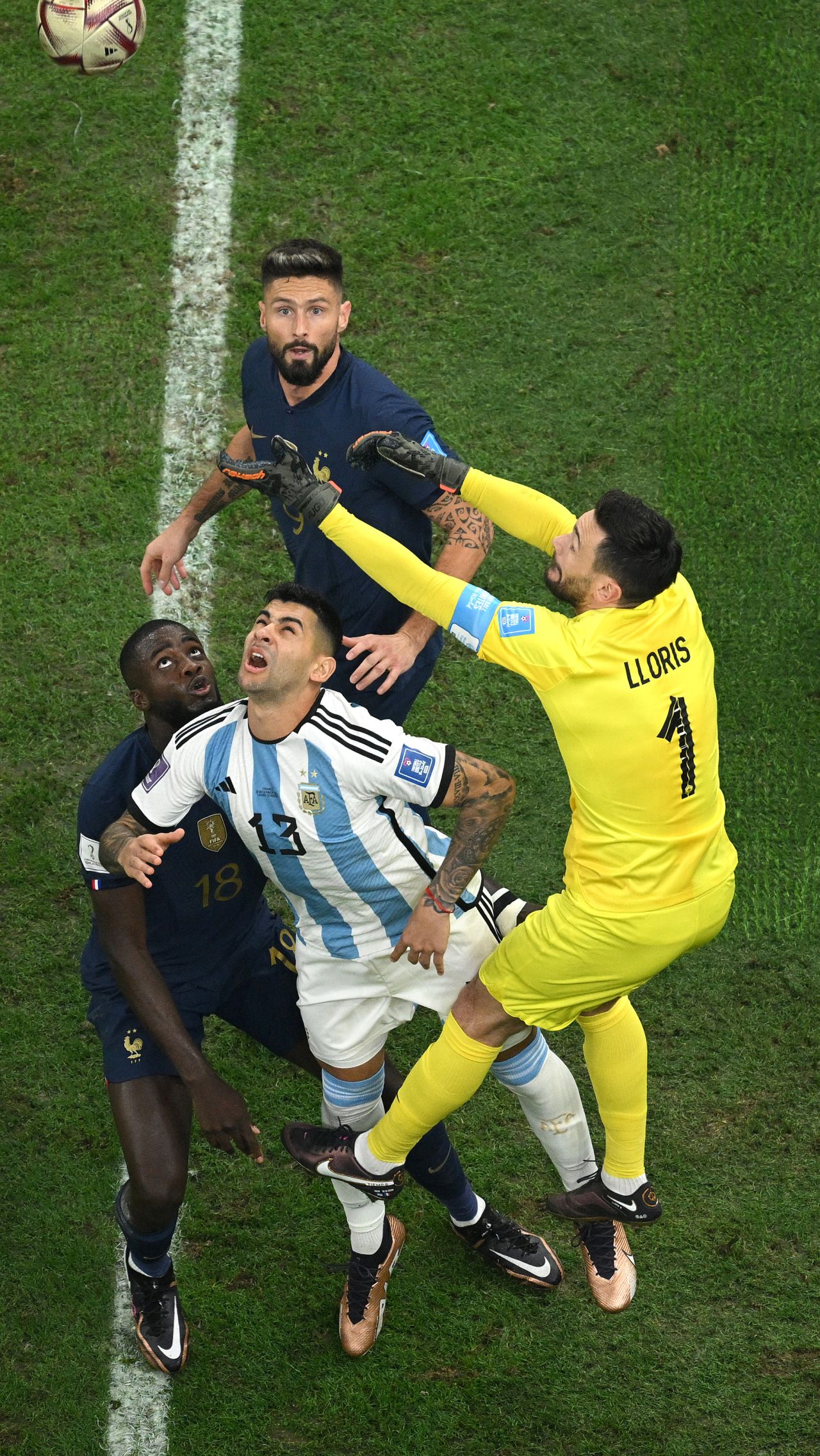 Аргентина с первых минут напрягала соперника