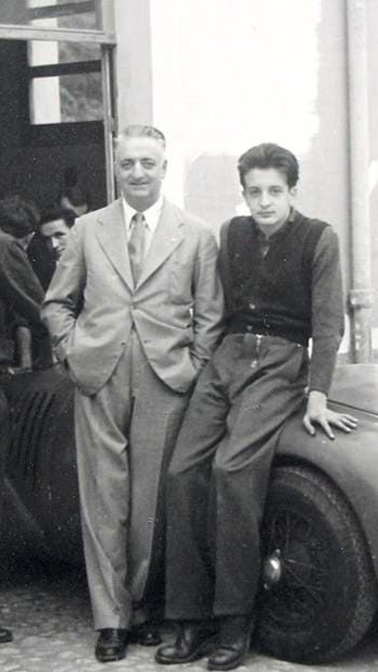 Альфредо (Альфредино, Дино) — единственный сын Энцо и Лауры Феррари. Он умер в 1956-м — за год до событий, описываемых в фильме «Феррари».