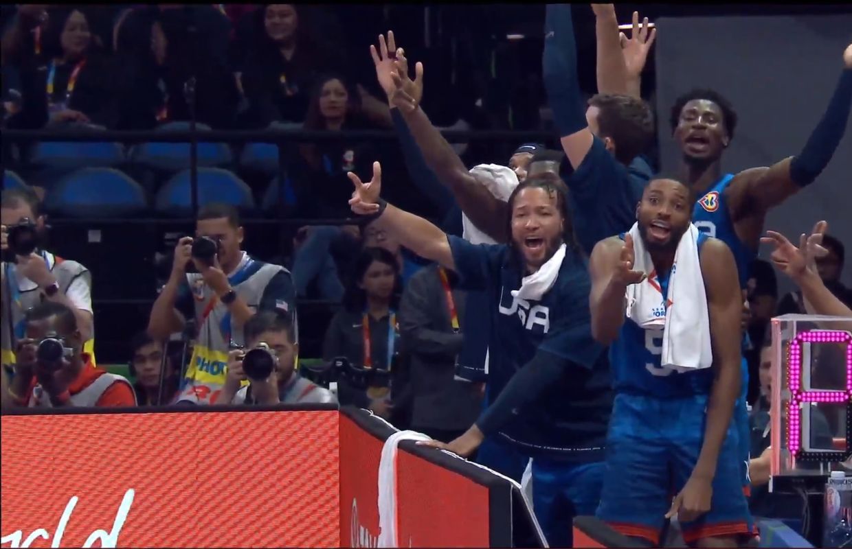 Реакция скамейки США