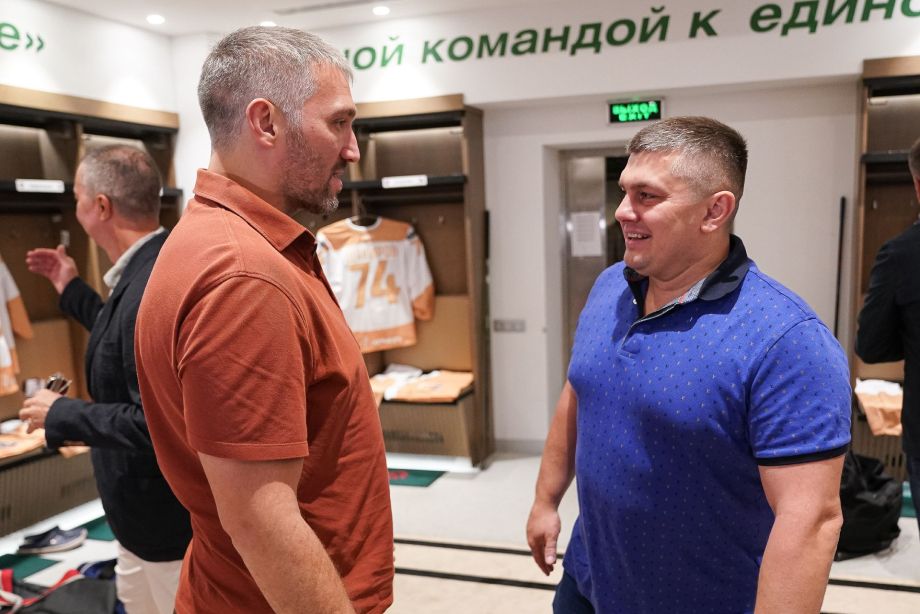 Александр Степанов и Александр Овечкин во время прощального матча Даниса Зарипова в Казани