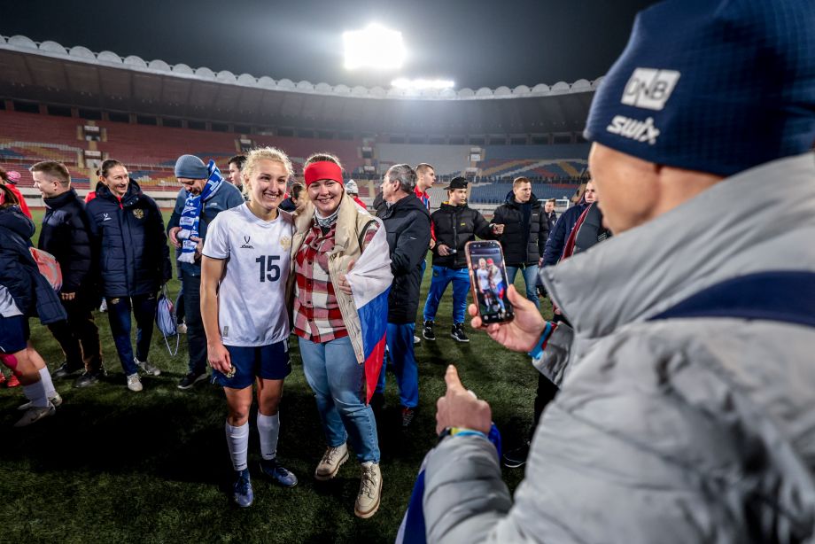 Болельщики на матче КНДР – Россия