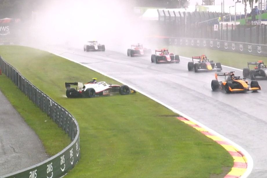 Норрис в двух ошибках от победы, Хэмилтон прорвался в топ-10! Каким был ГП Бельгии Ф-1