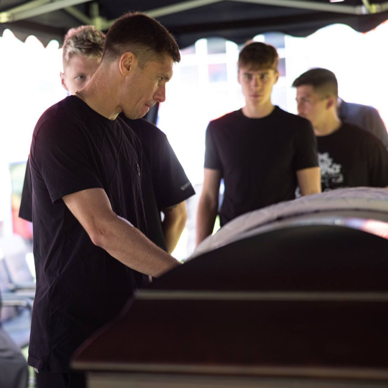 Фото: игроки и тренеры ЦСКА посетили прощание с бывшим вратарём ...