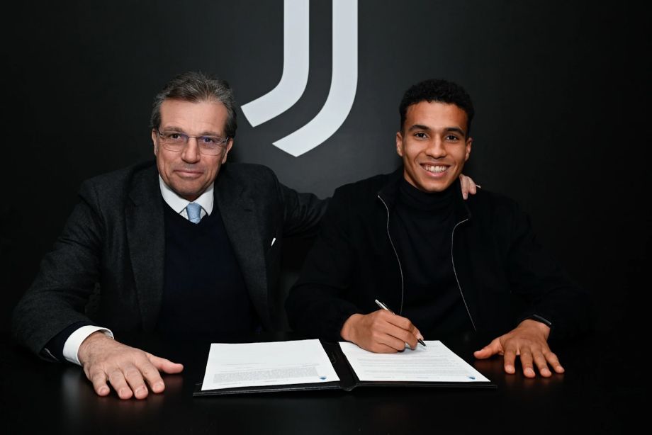 Алберту Байо (справа)