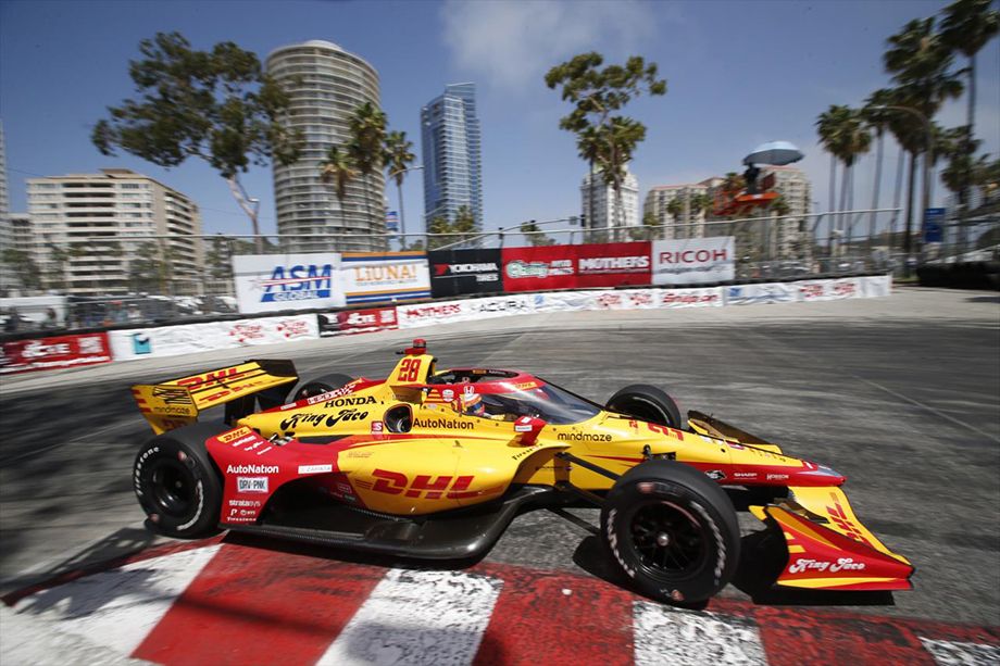 Даже пилотам Ф-1 приходится привыкать к технике IndyCar Даже пилотам Ф-1 приходится привыкать к технике IndyCar