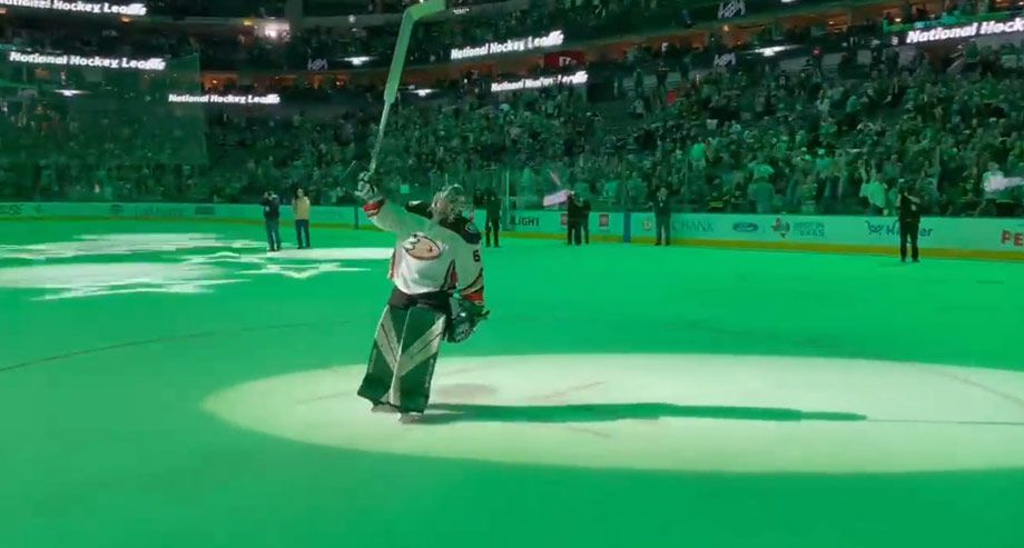 Необычная история в НХЛ, два голкипера «Анахайма» получили травмы, в воротах сыграл любитель, кто такой Том Ходжес