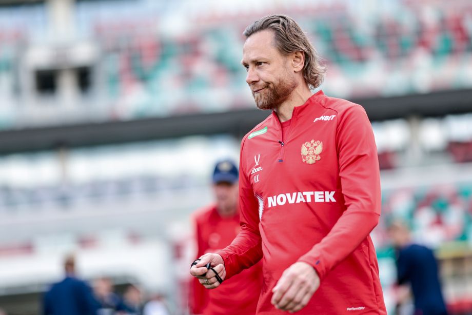 Валерий Карпин