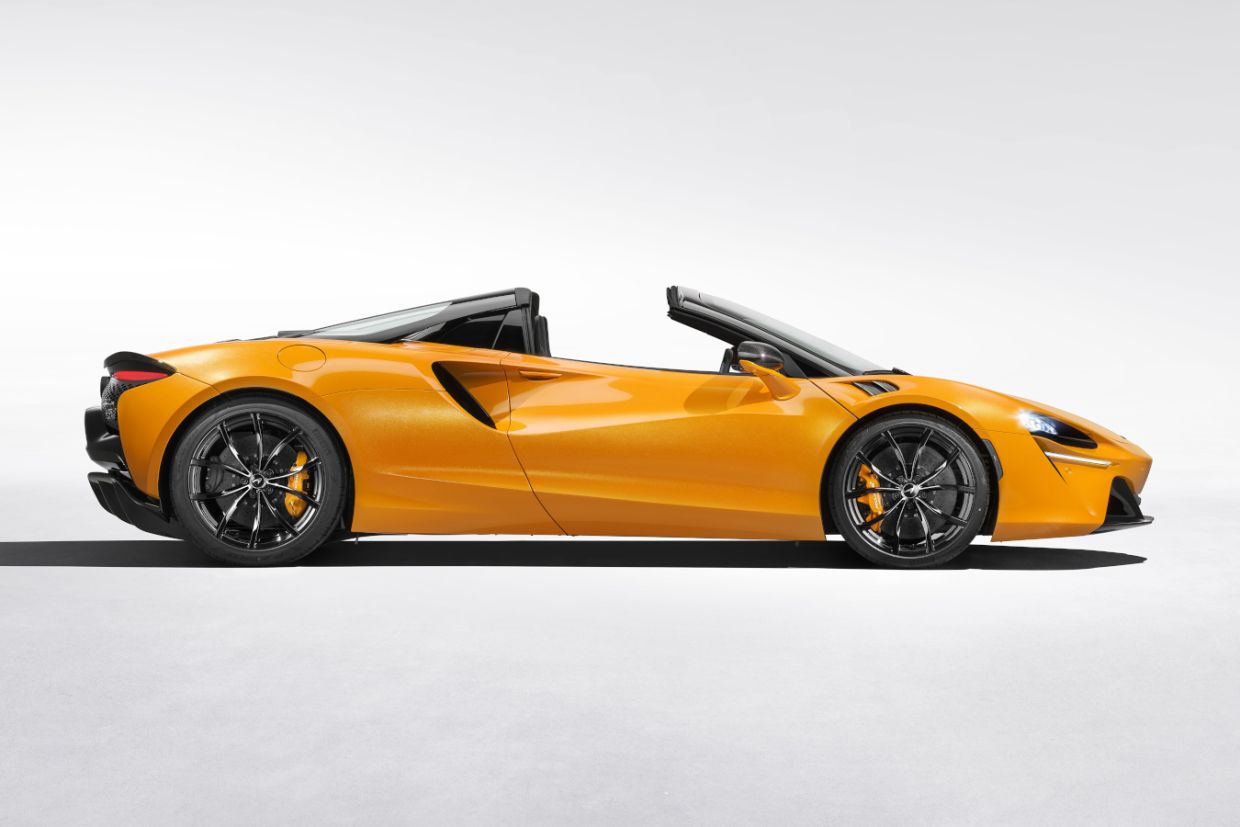 McLaren Artura Spider