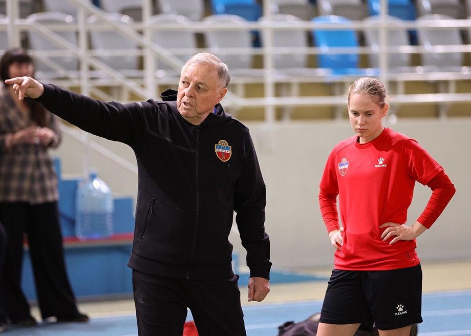 Александр Тарханов