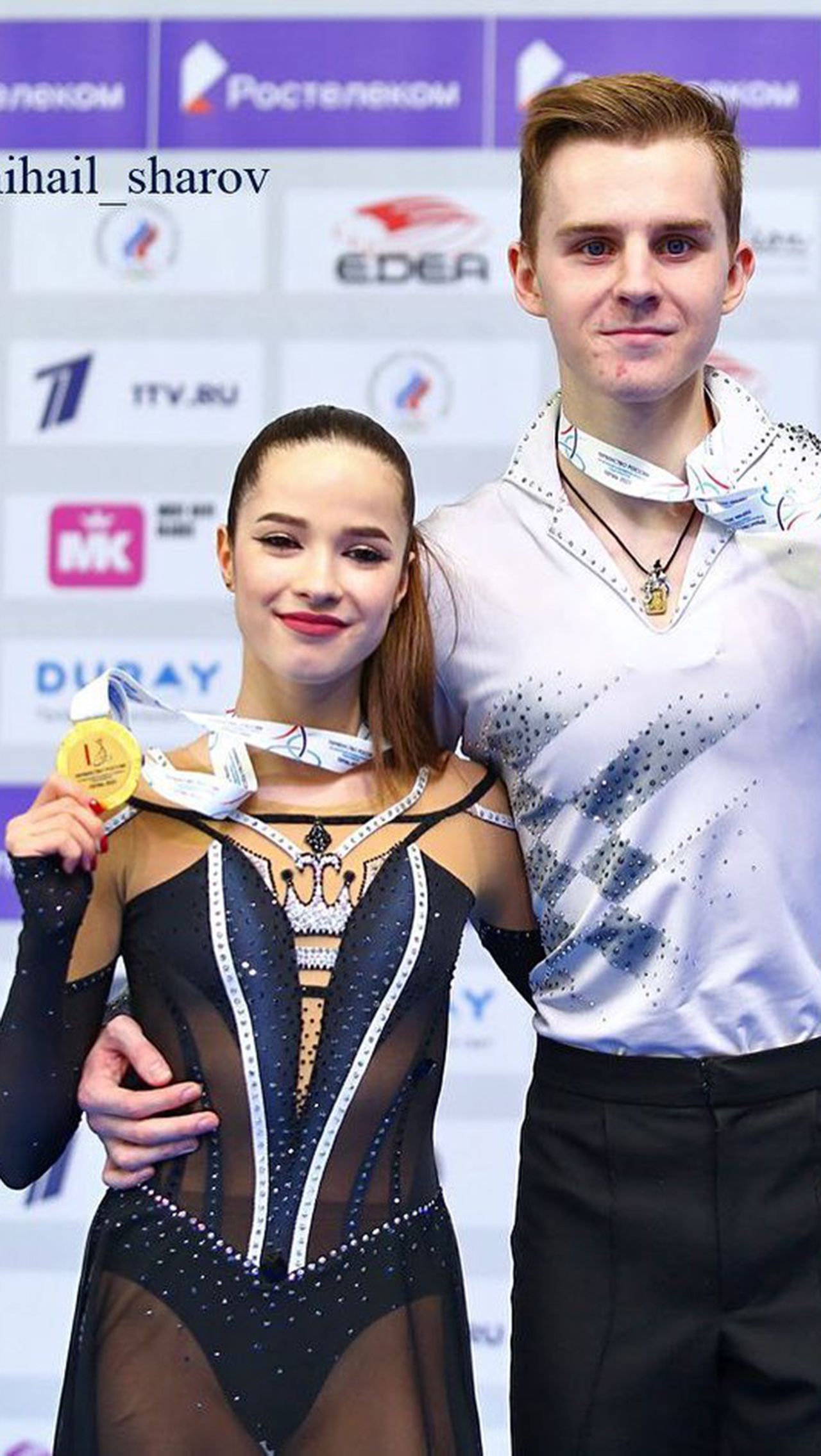 Анна, которая занимается у Екатерины Рублёвой и Ивана Шефера, тоже берёт награды наивысшей пробы. Спортсменка в паре с Егором Гончаровым выиграла первенство России в танцах на льду.