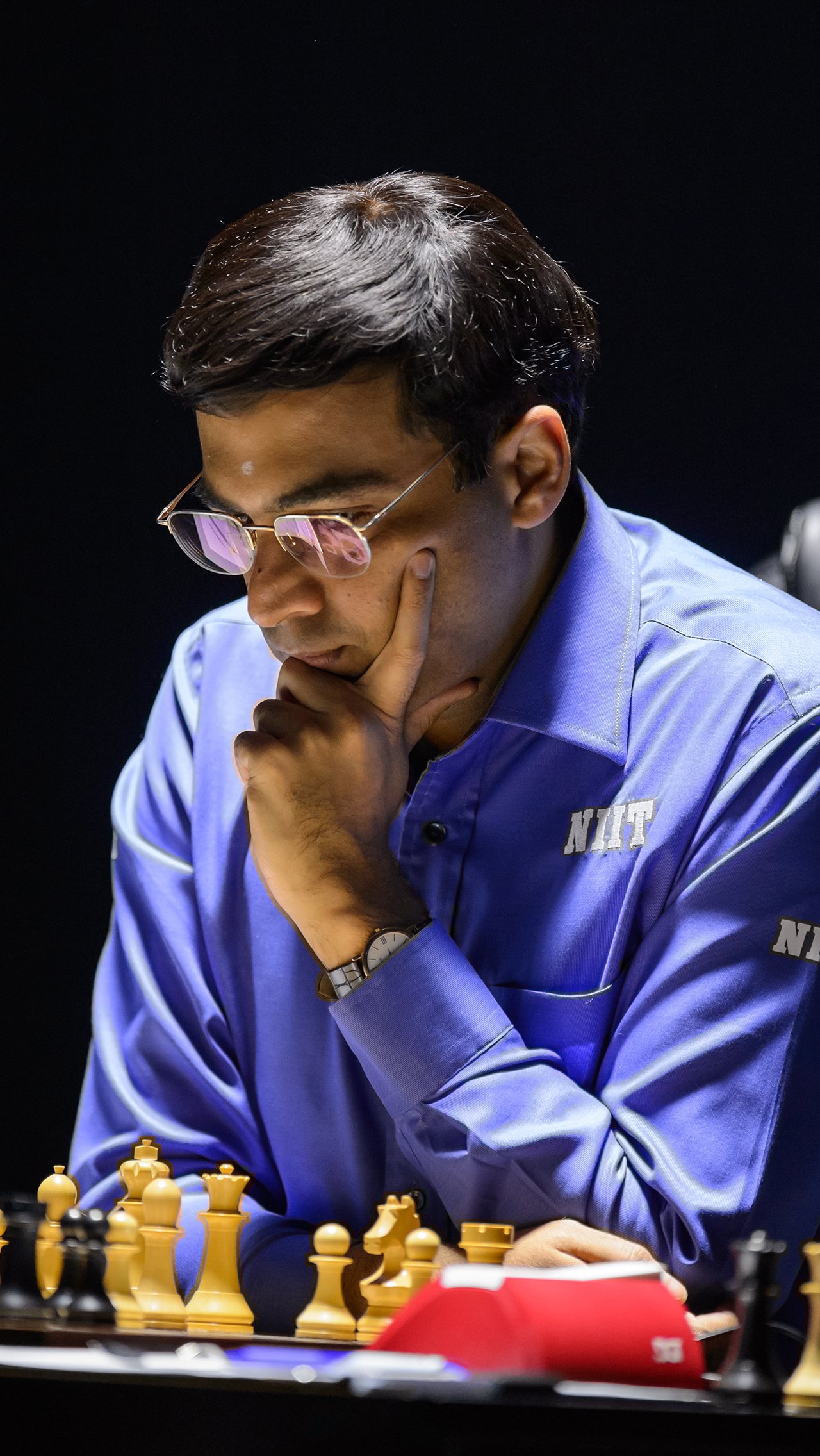 В 2007 году Крамника обыграл индийский гроссмейстер Вишванатан Ананд. С тех пор россияне чемпионами мира не были. А сам Ананд продержался на шахматном троне до 2013 года.