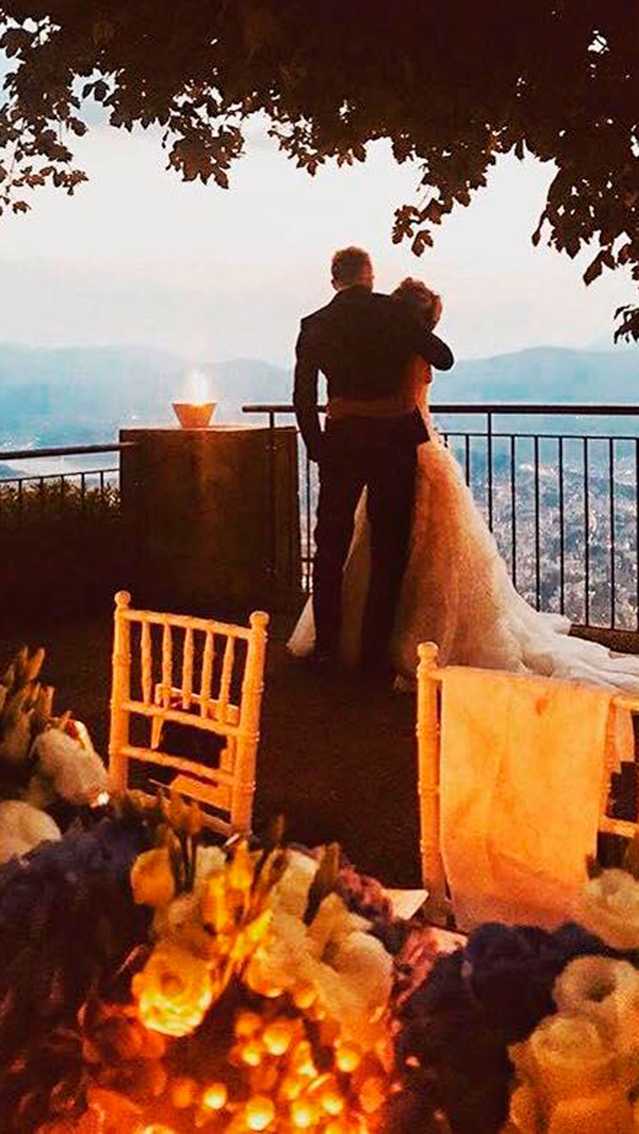 Церемония бракосочетания состоялась летом 2018 года в Лугано. «Ты и я, и с нами наши семьи и лучшие друзья. Я не могла бы придумать лучшего способа сказать да, — написала горнолыжница в «Инстаграме».
