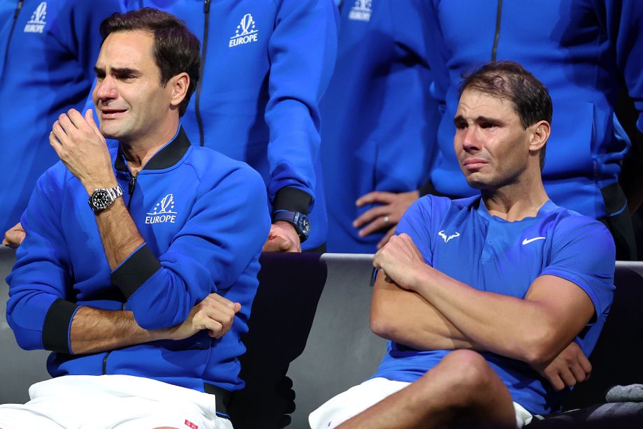 Nadal llora con Federer en el torneo de despedida del suizo en septiembre de 2022