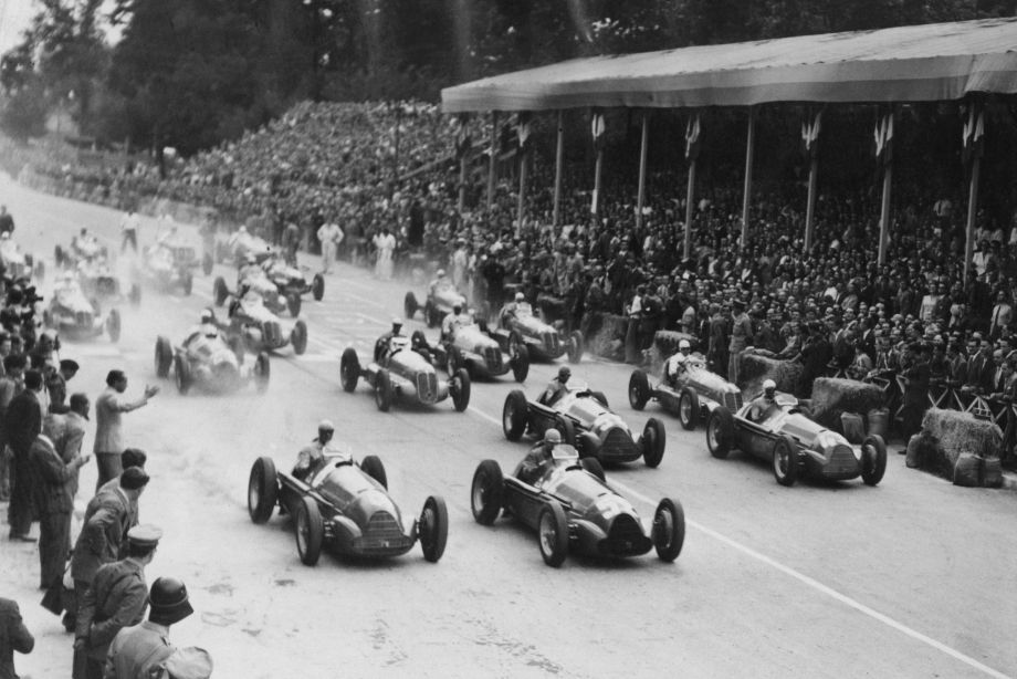 Старт ГП Турина 1946 года – первой гонки на машинах Формулы-1 Старт ГП Турина 1946 года – первой гонки на машинах Формулы-1