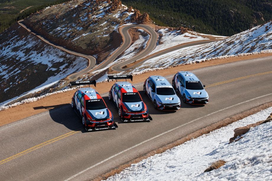 Четыре автомобиля Hyundai для гонок на холме Пайкс-пик